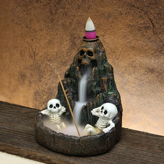 1Pc Skull Mountain Backflow Incense Burner, Includes Box of Incense Sticks and Backflow Incense Cones, Creative Home Decor for Halloween, Eye-Catching Decorative Piece