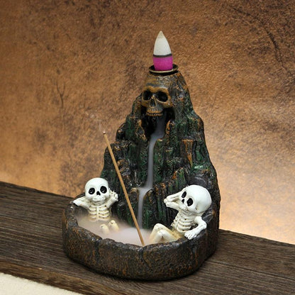 1Pc Skull Mountain Backflow Incense Burner, Includes Box of Incense Sticks and Backflow Incense Cones, Creative Home Decor for Halloween, Eye-Catching Decorative Piece